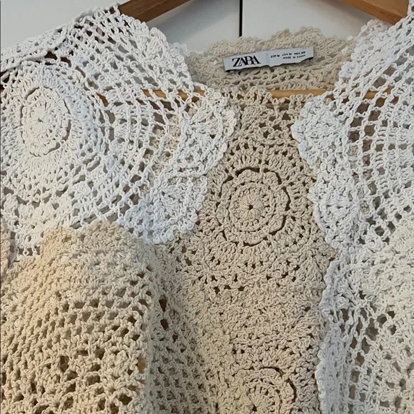 Zara Crochet Lace Top in Beige and White, M - Picture 5 of 5